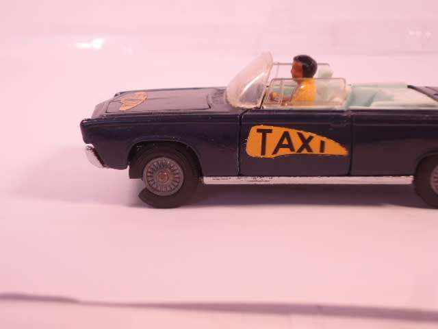 Corgi - Chrysler Imperial Convertible Bermuda Taxi - Code 3 - #246-A1 3