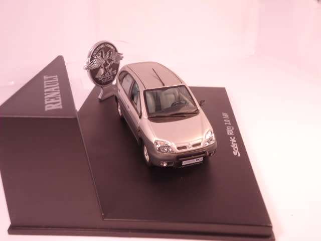 Universal Hobbies - Renault Scenic RX4 2.0 16V - #2102
