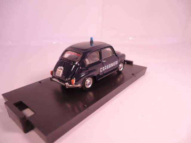 Brumm - Fiat 600D - Berlina 1965 - "Fanaloni" - Carabinieri - #R403