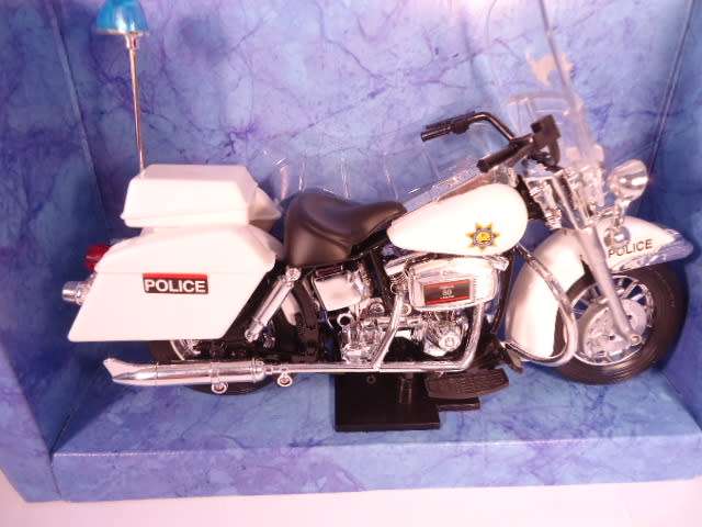 New Ray Harley Davidson Police Bike #53303