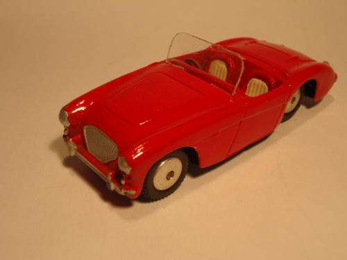 Corgi Toys - # 300 - Austin Healey - Flat Hubs