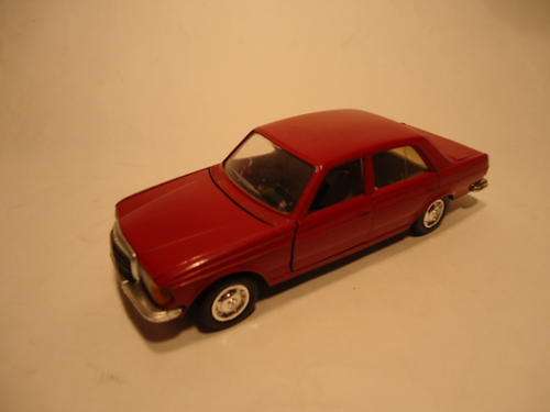 Cursor - # 576 - Mercedes Benz 200E
