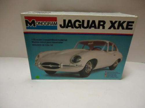 Monogram - # 2243 - Jaguar XKE - Plastic Kit