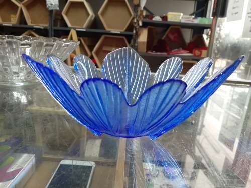 Decorative Blue Glass Leaf-fishtail Texture Bowl