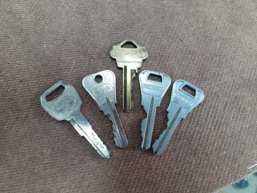 Old Keys - Lot of 5
