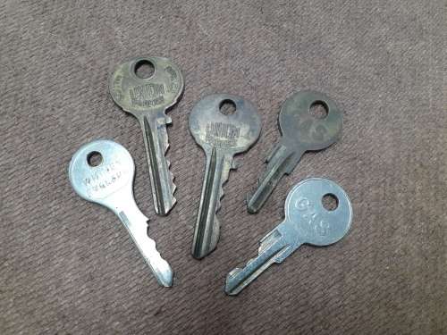 Old Keys - Lot of 5