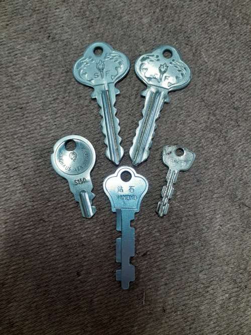 Old Keys - Lot of 5