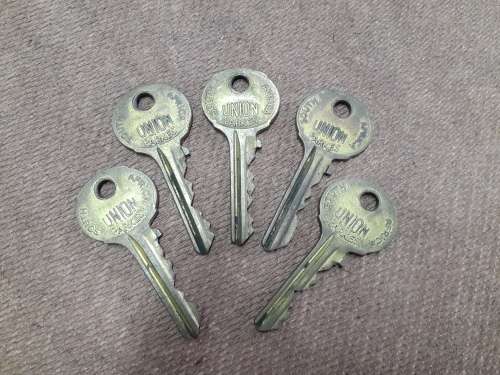 Old Keys - Lot of 5