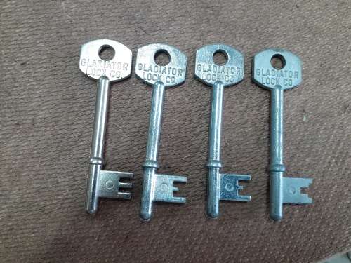 Old Keys - Lot of 4