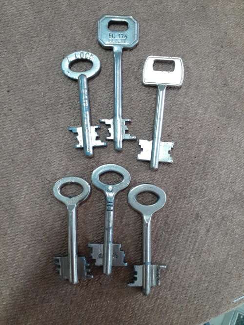 Old Keys - Lot of 6