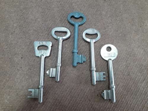 Old Keys - Lot of 5