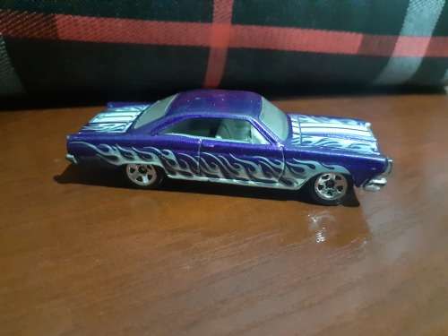 Hot Wheels `66 Ford Fairlane GT