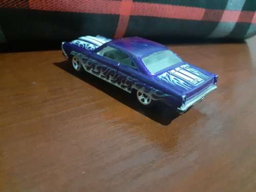 Hot Wheels `66 Ford Fairlane GT