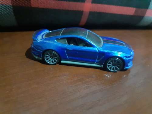 Hot Wheels Ford Shelby GT350R
