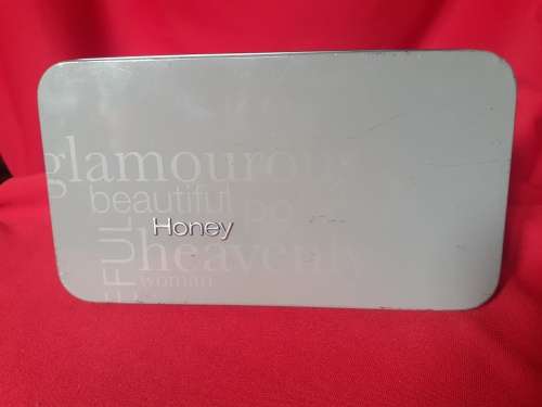 Collectible Tin - Honey Sandy Cream