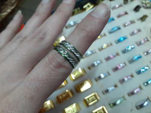 Thin Metal Rings - 10pc Random Colours