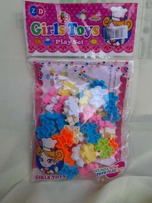 Plastic Puzzle Piece Building Block Playset