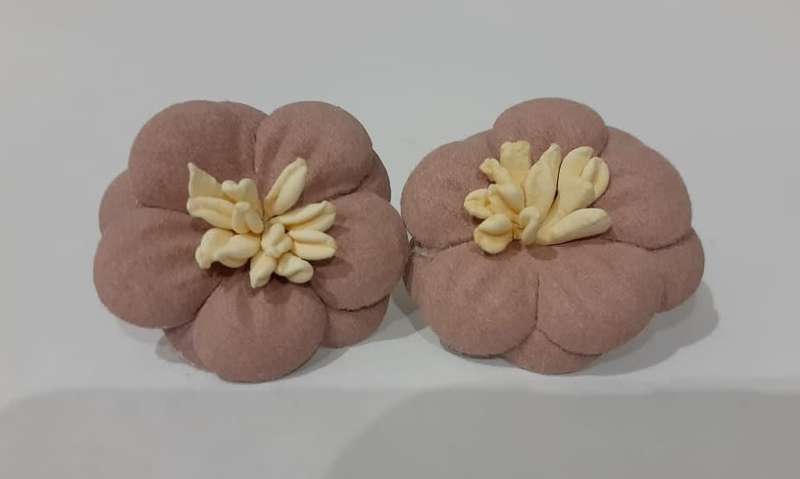 Flower Stud Earrings - Brown Daisy