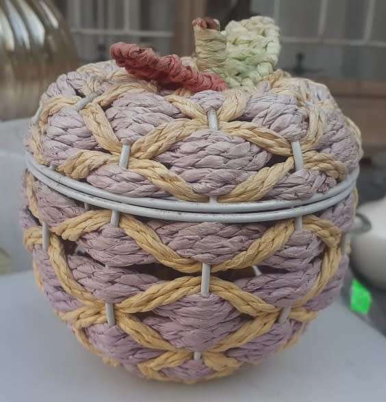 Wire-frame Woven Apple Basket Storage Container, Trinket Holder