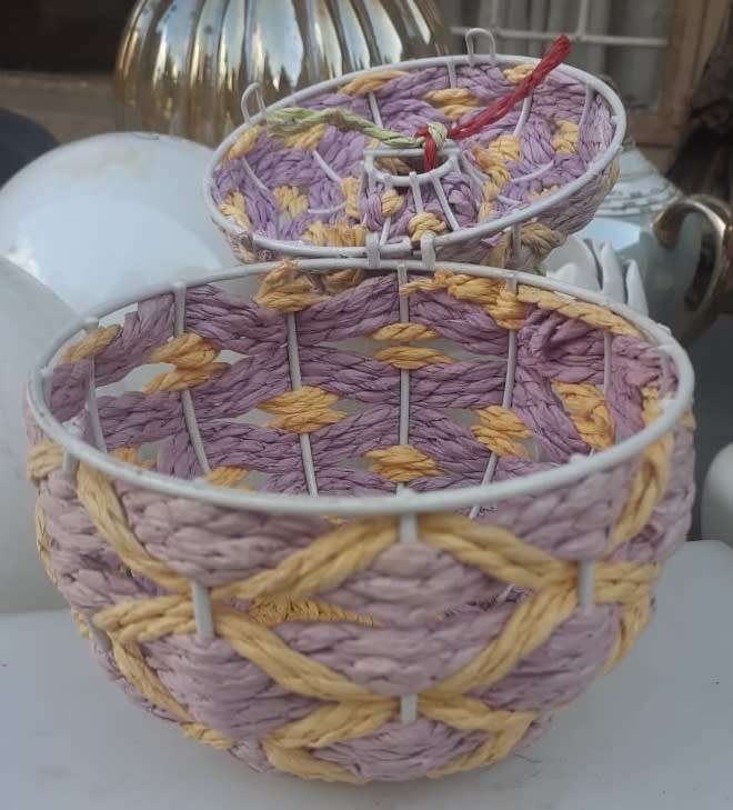 Wire-frame Woven Apple Basket Storage Container, Trinket Holder