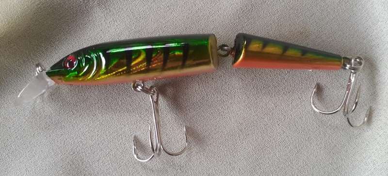 Hard Plastic Fishing Lure Wobbler Green