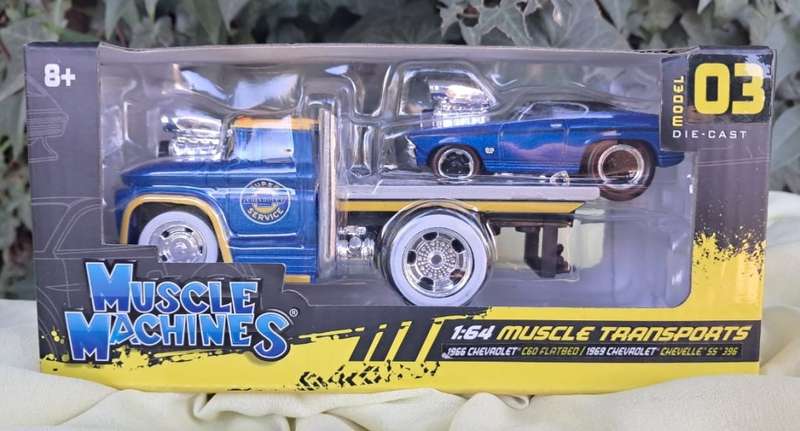 Maisto Muscle Machines Muscle Transports C60 and Chevelle SS