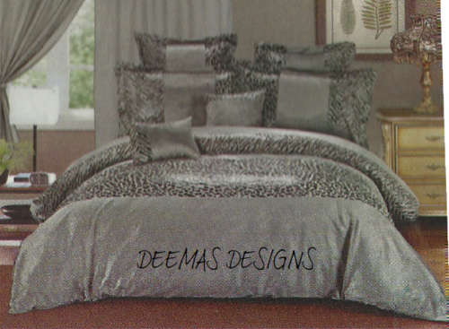 12PIECE QUEEN SIZE LUXURY COMFOTER SET A MUST HAVE