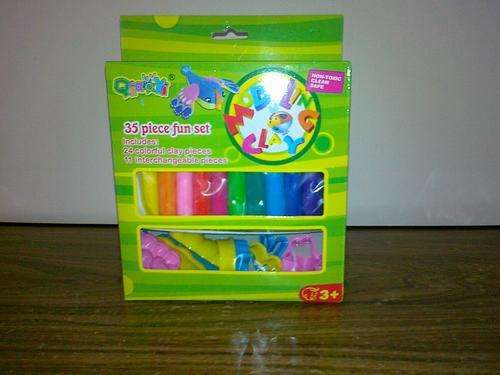 MODELING CLAY, 35 PIECE FUN SET, NON-TOXIC, CLEAN & SAFE!!!!!