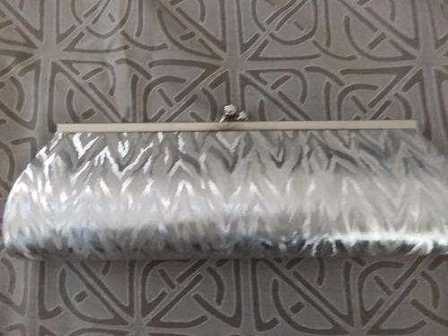 SILVER LADIES EVENING BAG!!!!!!! A MUST HAVE!!!