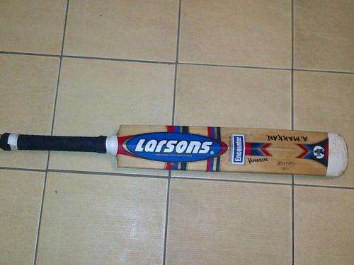 LARSONS CRICKET BAT