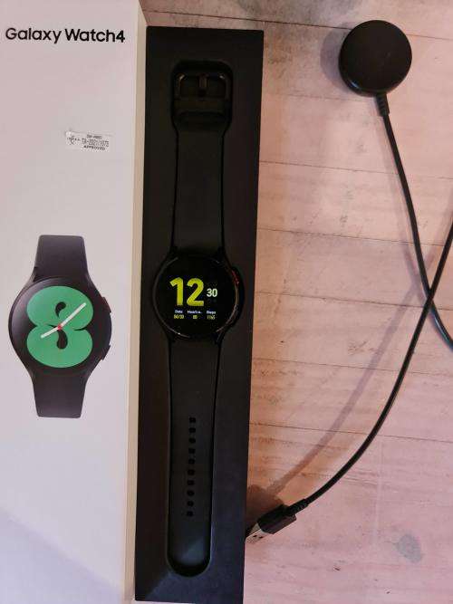 Galaxy Watch 4 ***secondhand***