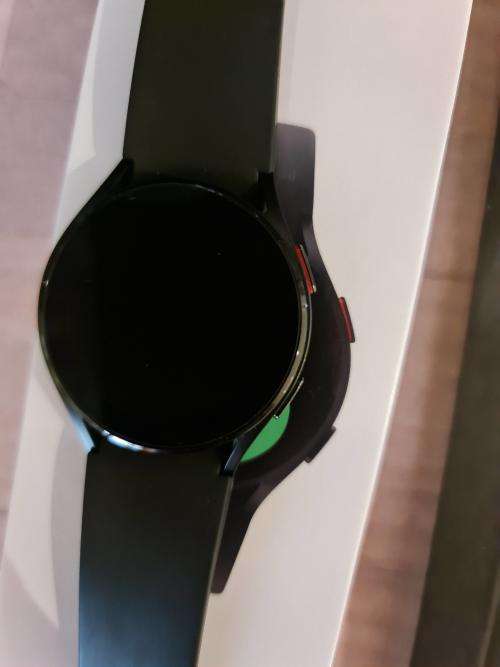Galaxy Watch 4 ***secondhand***