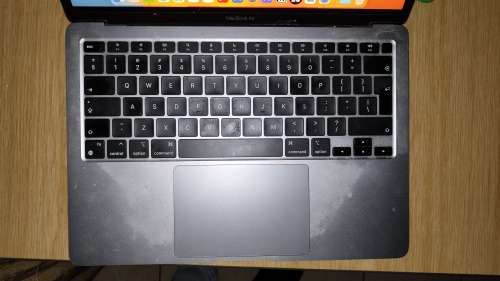 MACBOOK AIR 2020 * SECONDHAND*