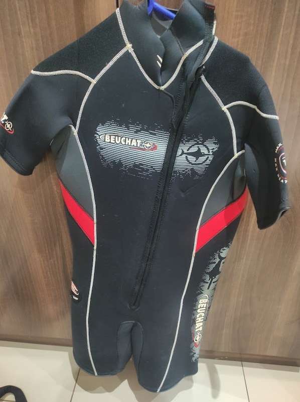 BEUCHAT SCUBA DIVING WET SUIT
