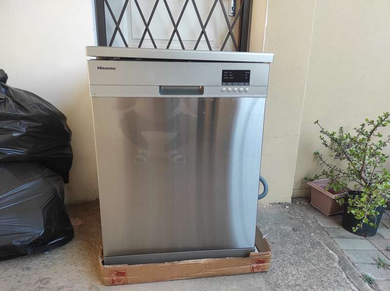 HISENSE DISHWASHER ***READ DESCRIPTION****