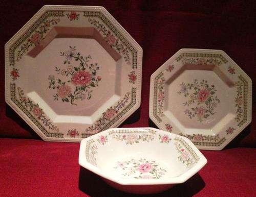 Sea Gull Fine China & Trisa Porcelain Dinner Service