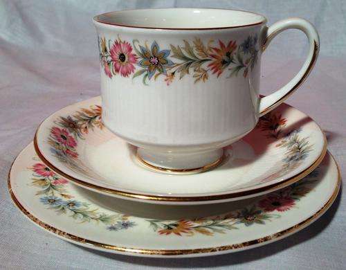 Royal Albert/Paragon "Belinda" Trio 1 of 2
