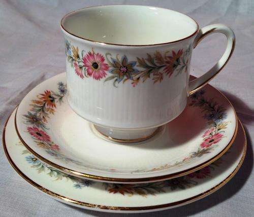 Royal Albert/Paragon "Belinda" Trio 2 of 3
