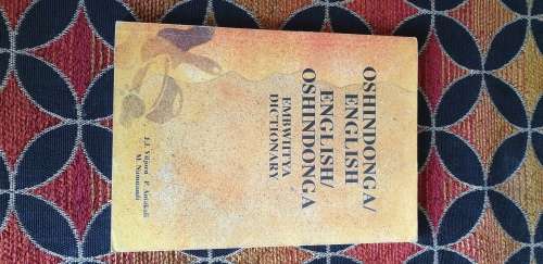 Oshindonga/ English  English/Oshindonga Embwiitya/Dictionary. JJ Viljoen, P. Amakali, M. Namauandi