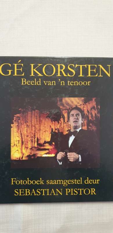 Ge Beeld Van `n Fotoboek Geteken deur Sebastian Pistor