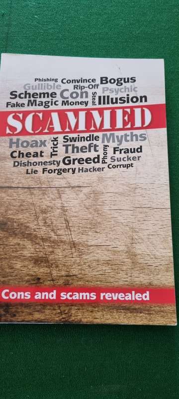 Scammed. Cons and scams revealed. Stephen Cloete. Thea Grobbelaar (ed)