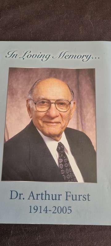 Memorial brochure Dr. Arthur Furst 1914 - 2005.