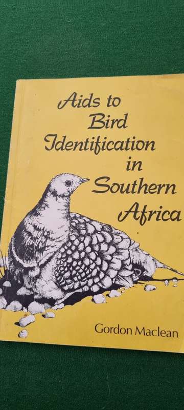 Aids to bird identification in Southern Africa. Gordon Maclean.