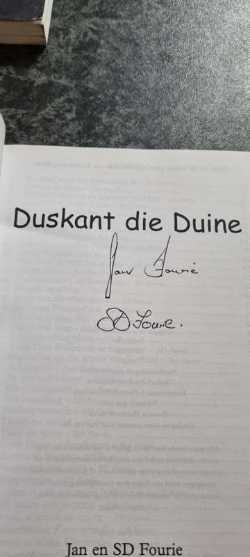 Duskant die Duine. Jan en SD Fourie. GETEKEN X2.