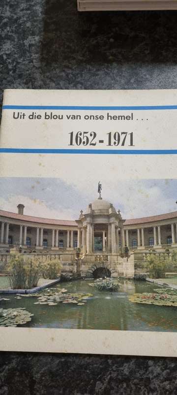 Uit die blou van onse hemel. Dr Jan de Ploeger