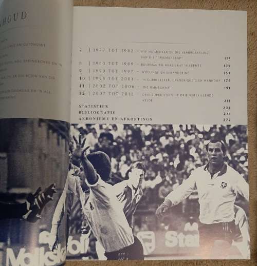 Hou by die Blou: 75 Jaar van die Blou Bulle Rugbyunie - Author: Wim van der Berg