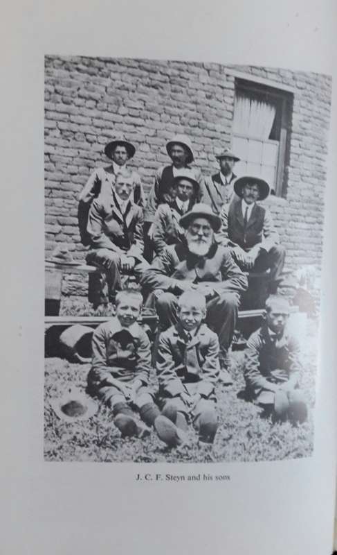 Many Treks Made Rhodesia - S P Olivier