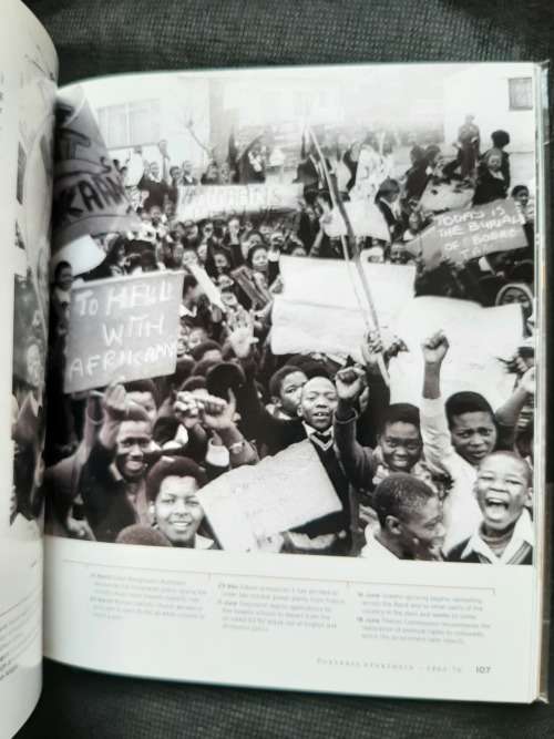 Apartheid: An Illustrated History - Author: Michael Morris