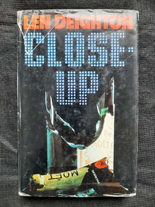Close-Up - Author: Len Deighton