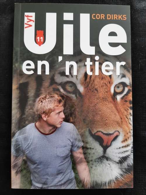 5 Uile en `n Tier By Cor Dirks